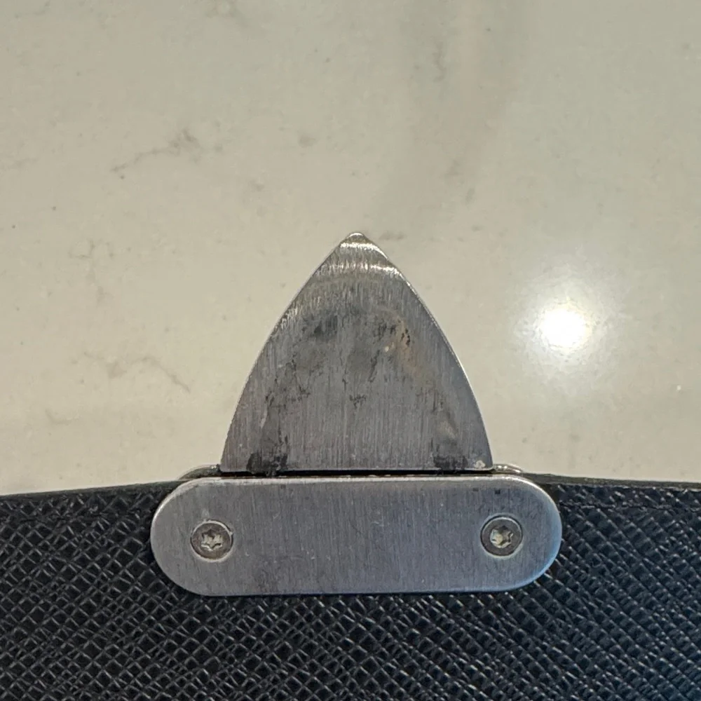 Louis Vuitton Black Men's Envelope Clutch with Silver Lock - Picture 4 of 16